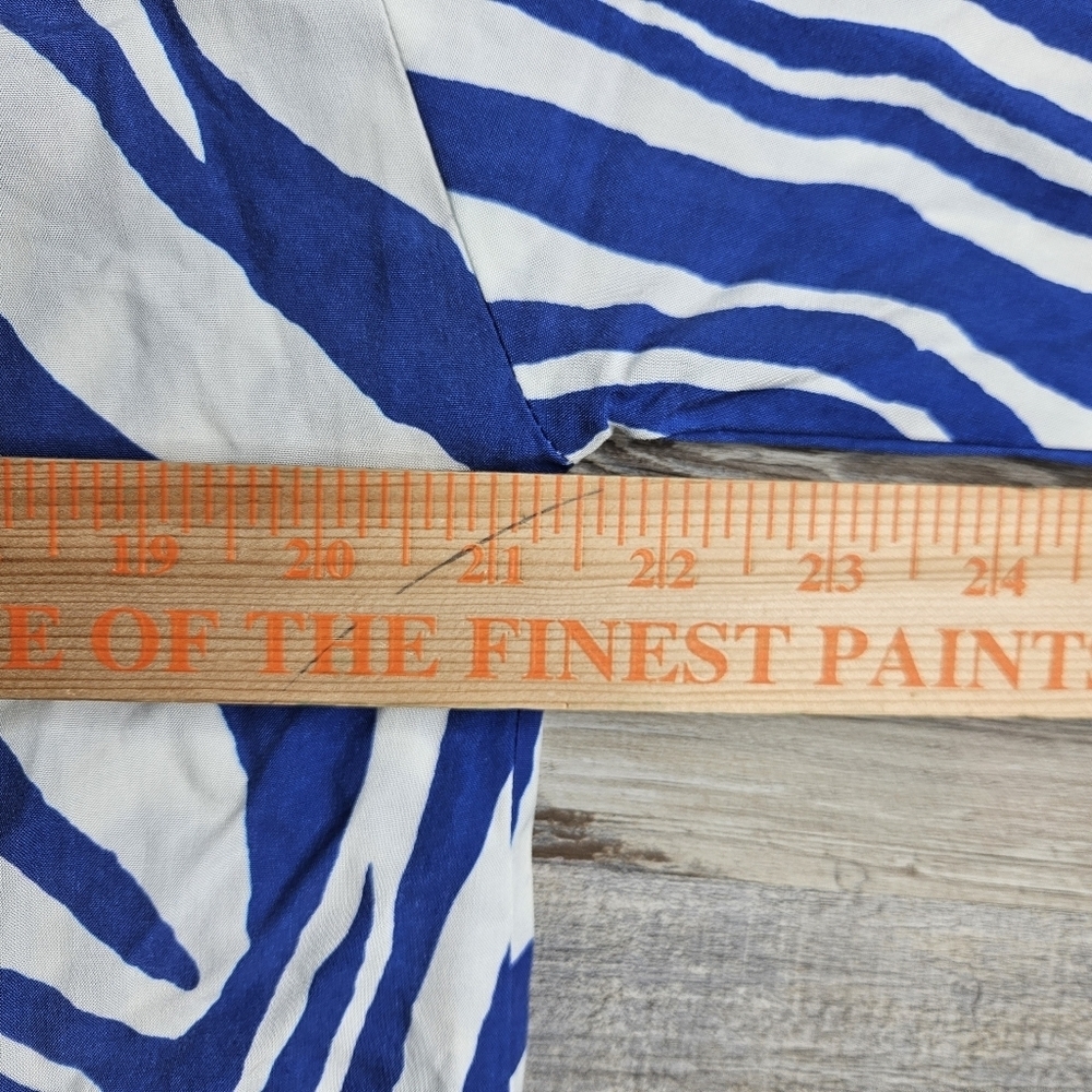 Orlinn Paris Blue and White Zebra pattern Blouse Ruffle Neck & Cuffs - Picture 12 of 12